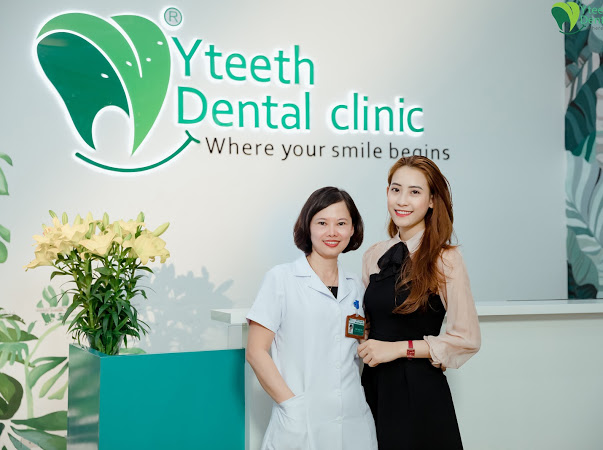 Dr. Hải Yến Yteeth cùng khách hàng răng sứ
